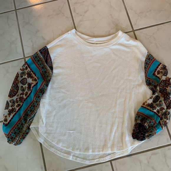 Size small Native People top - Picture 3 of 3